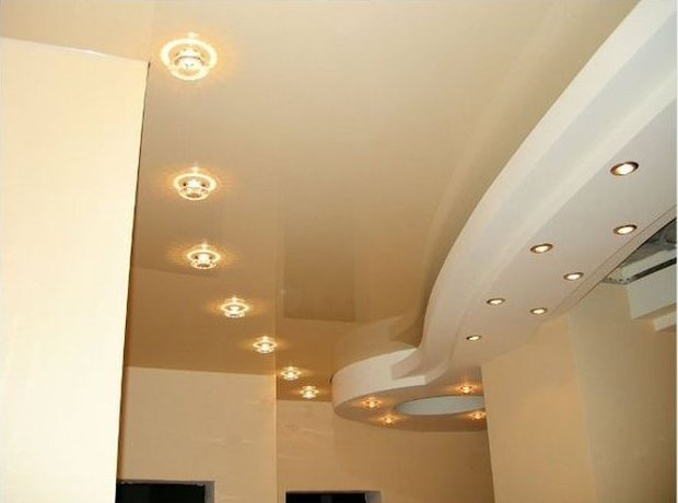 Подвесные светильники для натяжного потолка – как выбрать?